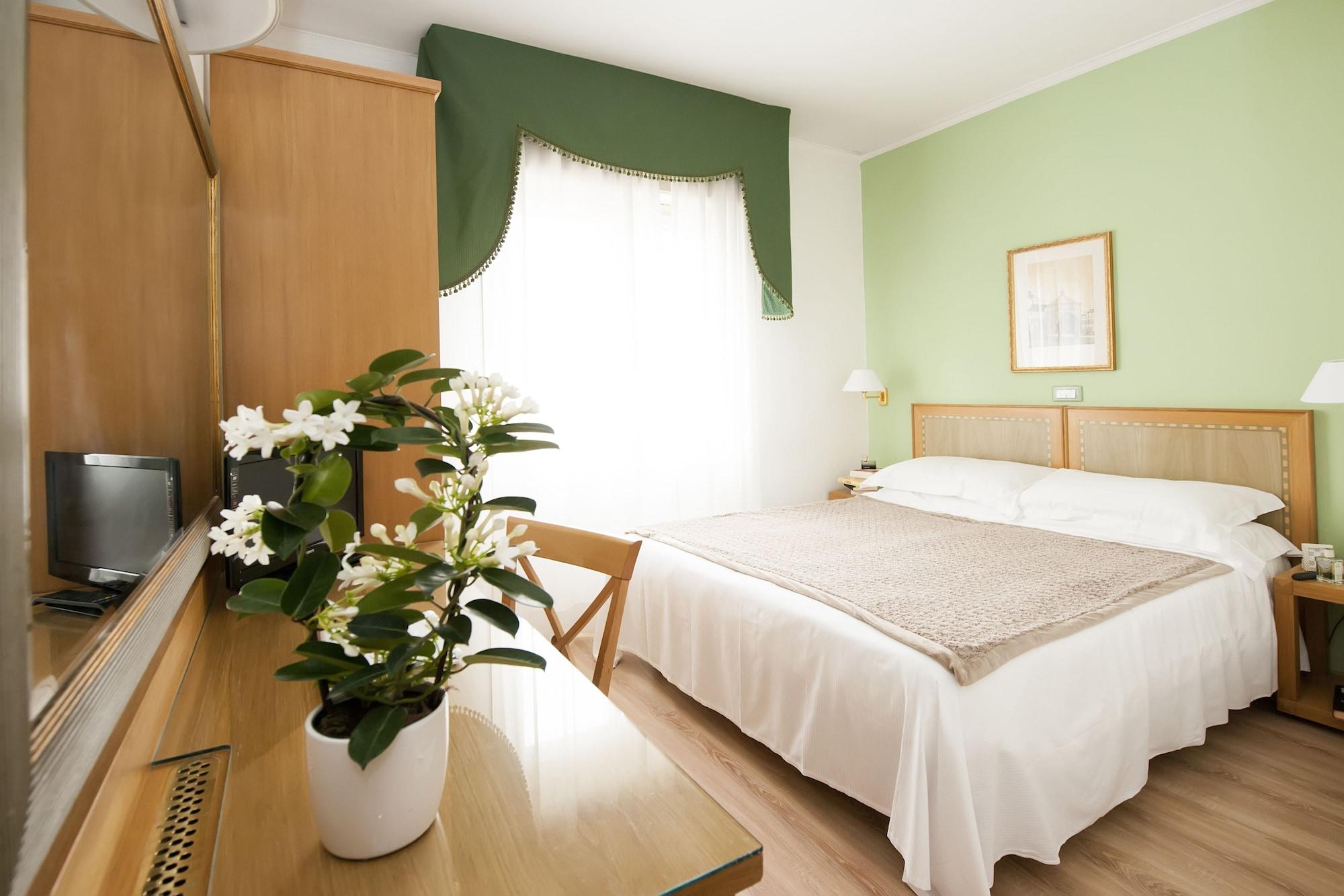 פיזה Hotel Touring מראה חיצוני תמונה
