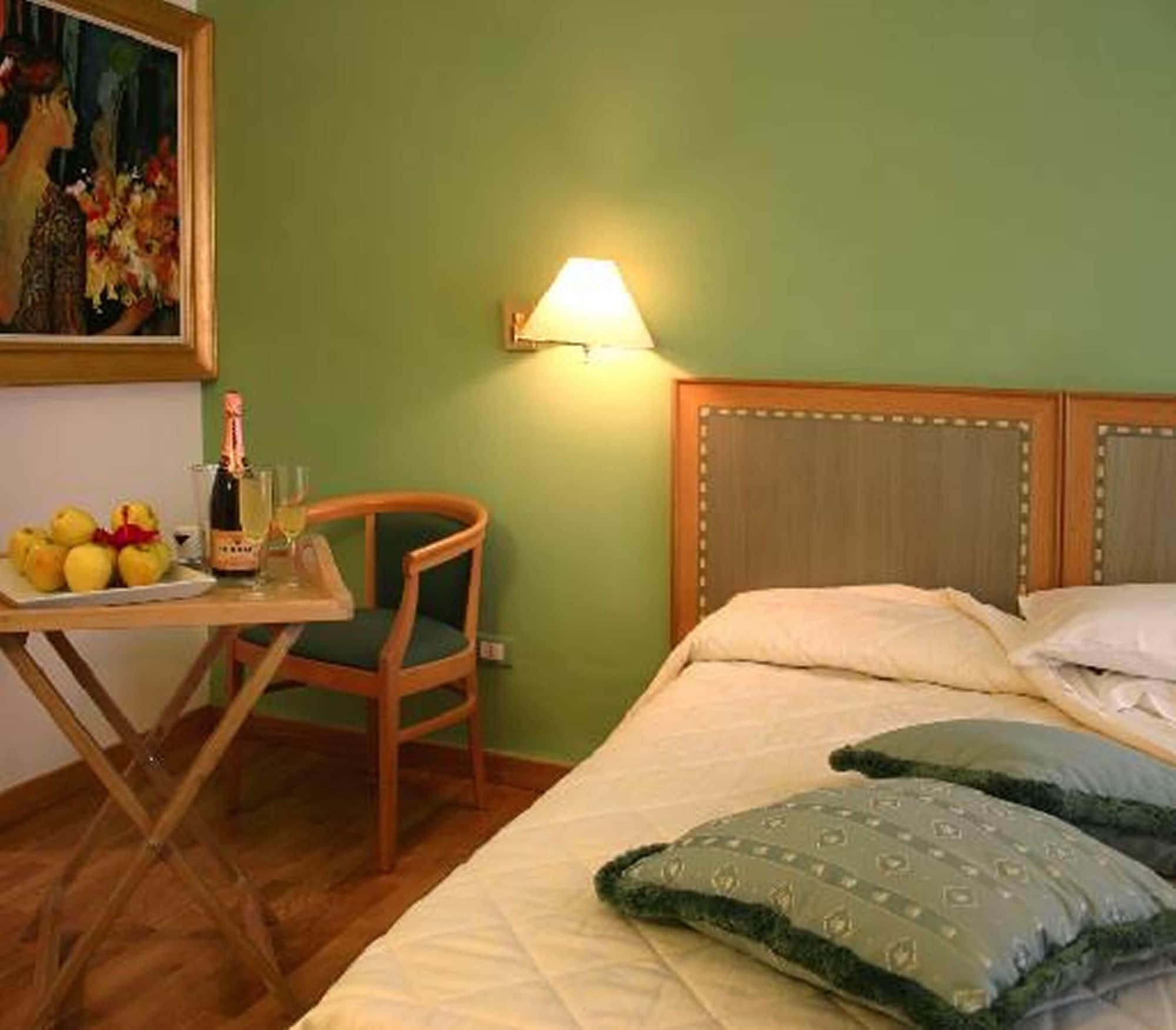 פיזה Hotel Touring מראה חיצוני תמונה
