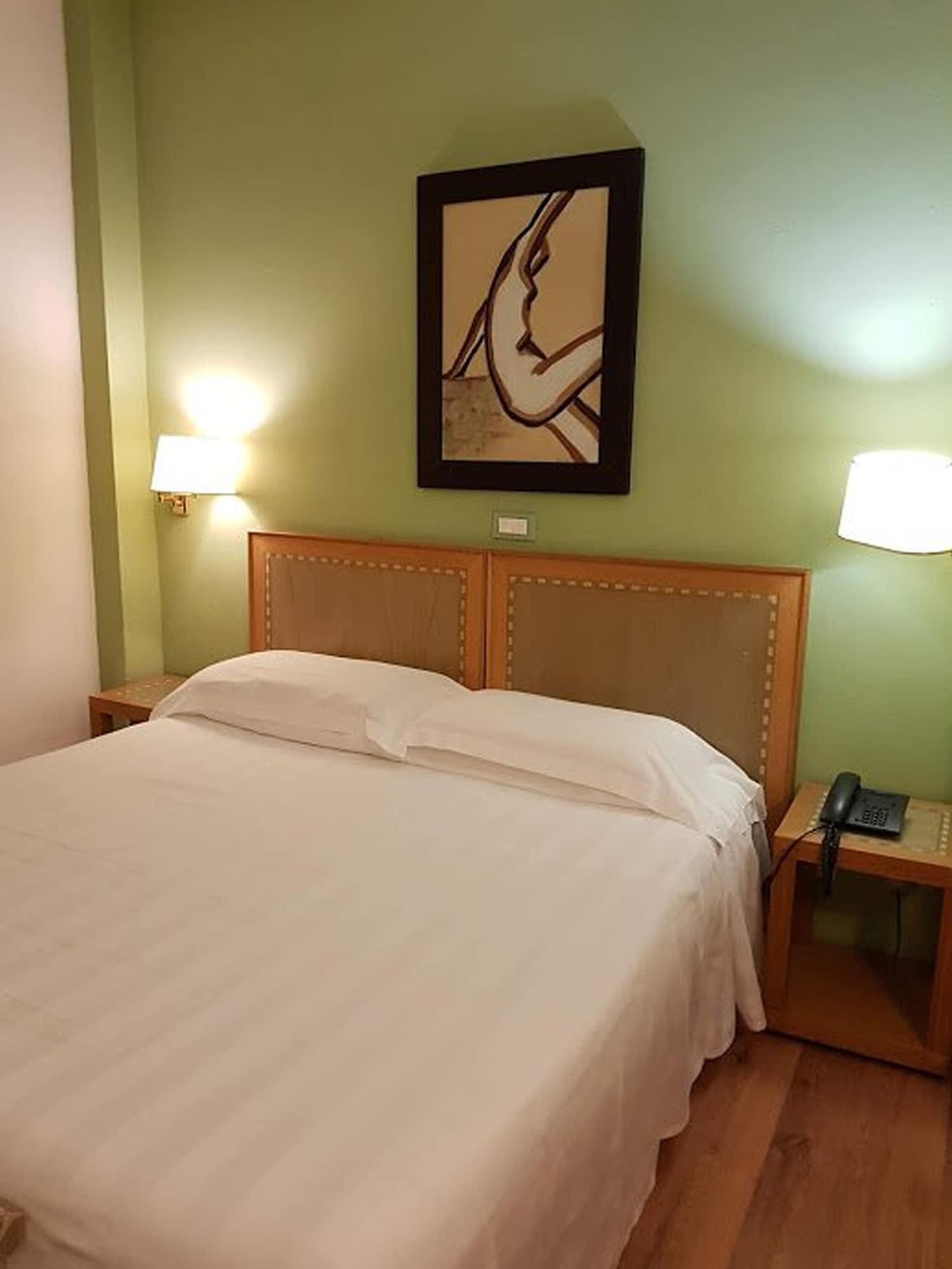 פיזה Hotel Touring מראה חיצוני תמונה
