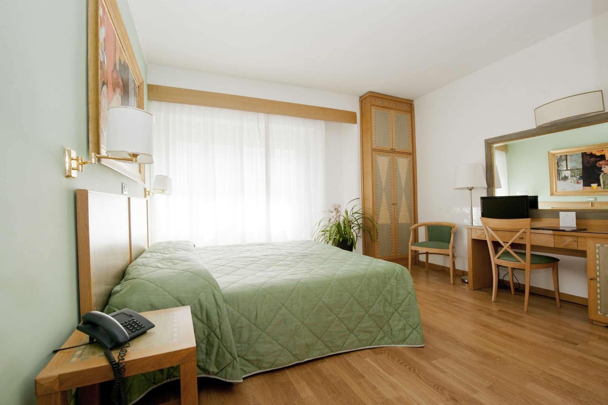 פיזה Hotel Touring מראה חיצוני תמונה