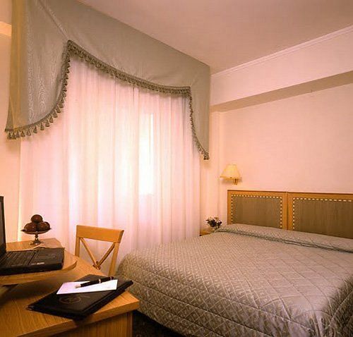 פיזה Hotel Touring חדר תמונה
