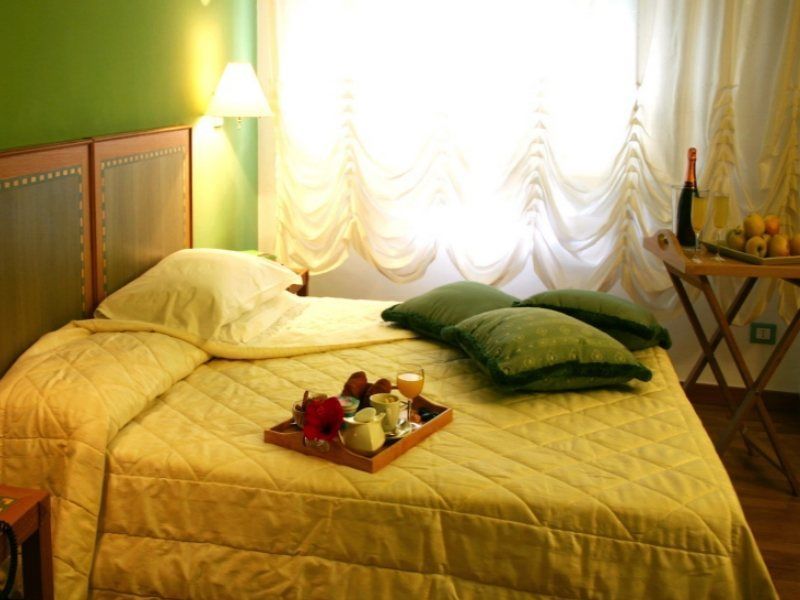 פיזה Hotel Touring מראה חיצוני תמונה